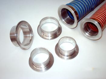 Aluminium-Luftauslassstutzen und Anschlussringe für flexible Luftführungsschläuche in Blau und Rot, zur Belüftung und Kühlung im Motorsport.